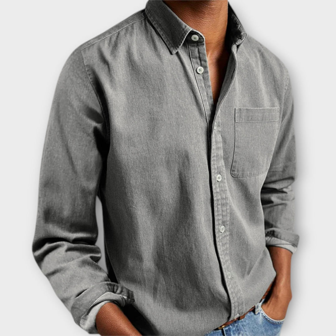 Men’s Shirt with Refined Collar and Button Closure