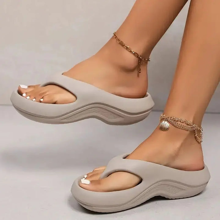 Finch | Women's Cushioned Flip Flops