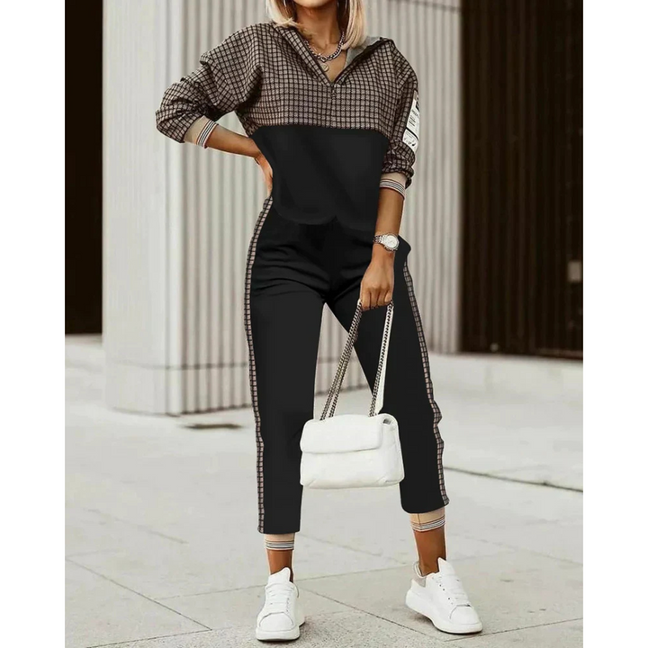 Women’s Tracksuit with Fluid Cut and Trendy Design