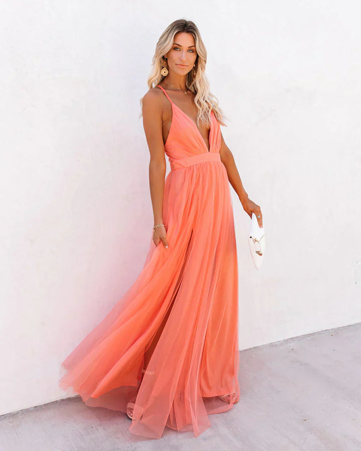 Women’s Maxi Dress with Adjustable Straps and Fitted Waist