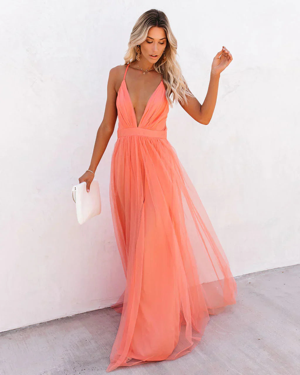Women’s Maxi Dress with Adjustable Straps and Fitted Waist