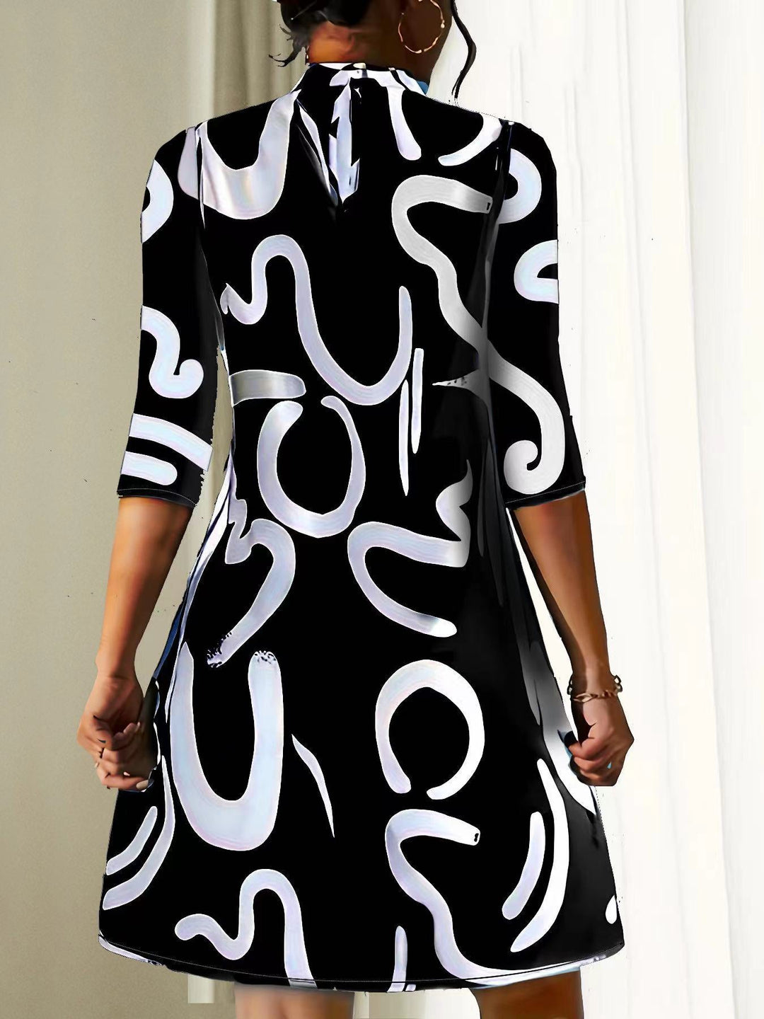 Women’s Mini Dress with Round Neck and 3/4 Sleeves