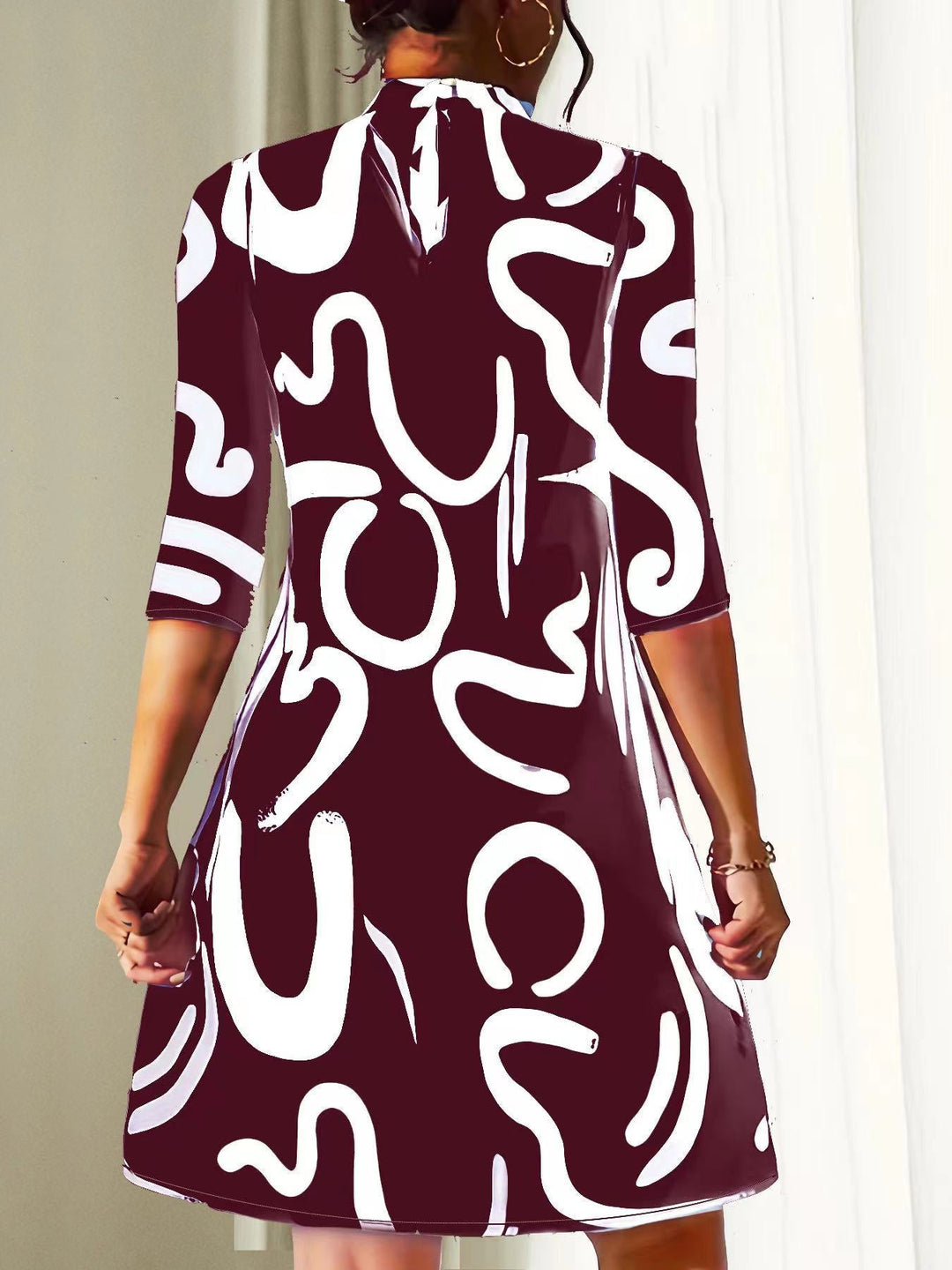 Women’s Mini Dress with Round Neck and 3/4 Sleeves